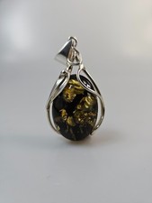 Collana di ambra baltica verde