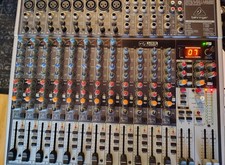 Behringer Xenyx X2222USB Mixer