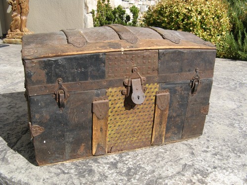 Piccolo antico bauletto - , a