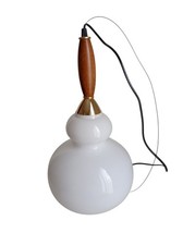 Lampadario sospensione vintage anni ’80 in vetro opalina bianca e legno