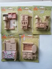 Mobili in miniatura, in legno, per decorare tegole e bacheche Stamperia