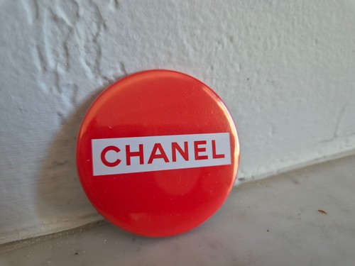 Badge broche goodies - goodies, chanel