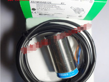 1PCS XS1M30AB120 Interruttore