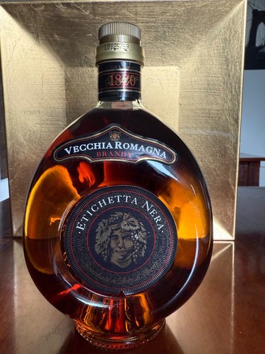 Vecchia romagna etichetta nera - vecchia,
