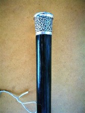 BASTONE LEGNO EBANIZZATO - MANICO ARGENTO CESELLATO - PUNTALE CORNO - 92 CM