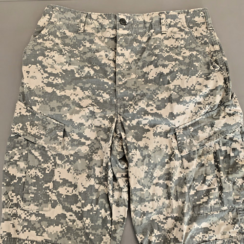 Pantaloni militari