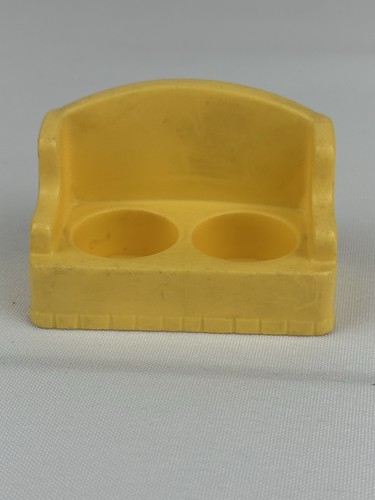 Divano giallo vintage