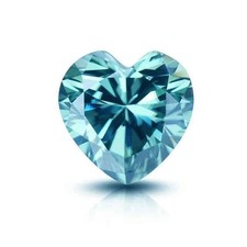 Anello con diamanti a forma di