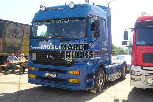 Foto camion mercedes benz - foto,