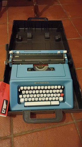 Macchina scrivere olivetti - da,