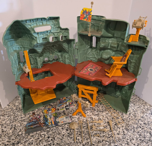 Castle grayskull 1981 masters - castle,