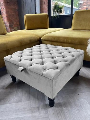 Grande pouf grigio chiaro con