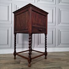 Antico mobiletto da tavolo