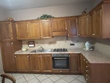 Vendo cucina in Noce Nazionale, Dotata Di Elettrodomestici Nuovi. 2000€ Trat.