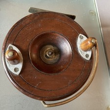 UN MULINELLO DA PESCA VINTAGE