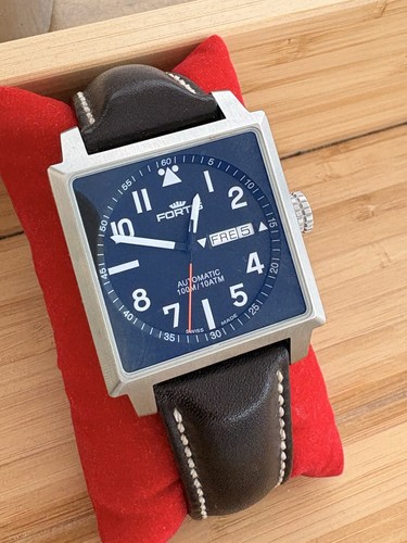 Fortis 653 158 square watch - fortis,