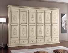 ARMADIO IN LEGNO FINITURA