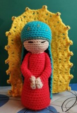 Madonna di Guadalupe realizzata all'uncinetto con perline altezza 21cm