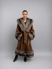 Nuovo cappotto pelliccia lungo