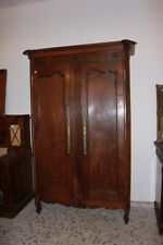 Armadio Provenzale francese del XVIII secolo a 2 ante chiuse in legno di noce