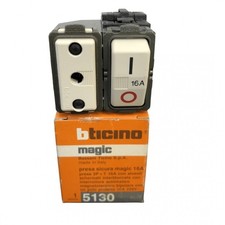 Bticino Magic 5130 Blocco con presa 16A e interruttore magnetotermico automatico
