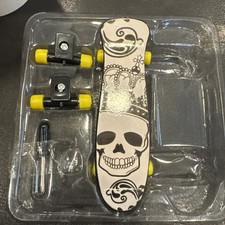 Mini Finger Skate Board Skull