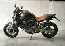 Ducati Monster 821 Serie Dark