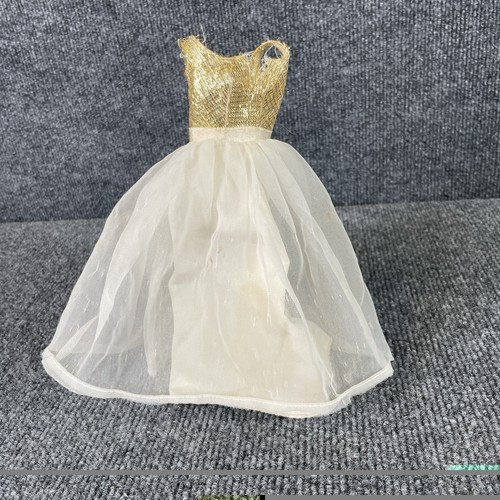 Vintage 1972 walking miss - walking,