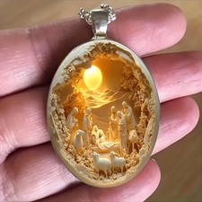 Collana in vetro elegante