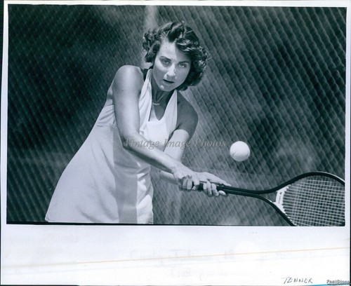 Lovely tennis player - lovely,