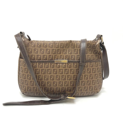 Fendi 8bt206 monogra zucchino - monogra,