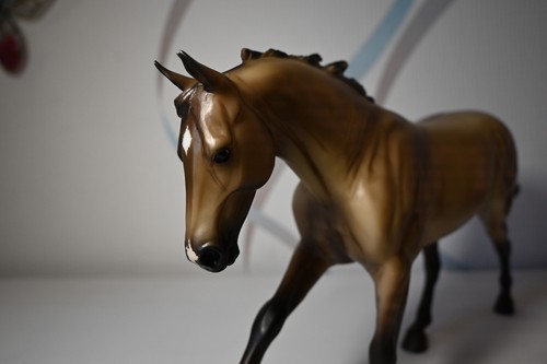 Breyer merle american - merle,