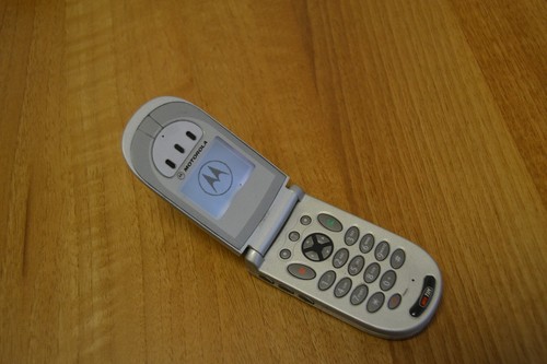 Cellulare motorola v66i grigio - motorola,