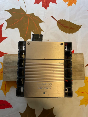 Amplificatore auto trio