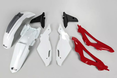Kit plastiche carena - , completi
