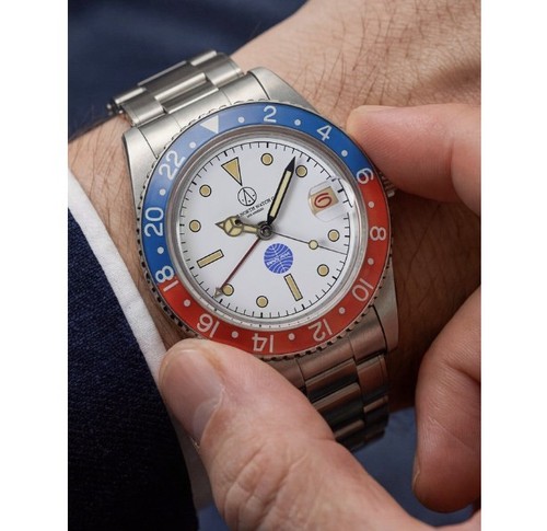 Pan true north - x, watch