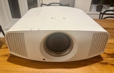 Sony VPL-VW320ES 4K SXRD