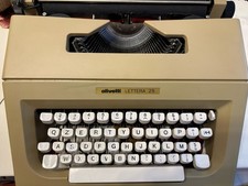 Macchina da Scrivere Olivetti