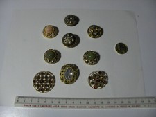 LOTTO 9 BOTTONI GIOIELLO STRASS ANNI 70 USATI DIAMETRO DA 2 A 3 CM FONDO MAGAZ