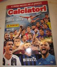 Album Calciatori Panini 2018-2019 con 18 figurine attaccate