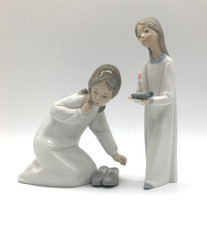 2 Figurine Lladro Ragazze/Giovani Donne nelle loro Camicie da Notte (JM127G)