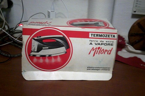 Scatola cartone vecchio - scatola,