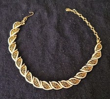 COLLANA  CORO CM.27 regolabile FINO A CM.33 COLORE ORO E SMALTO BEIGE