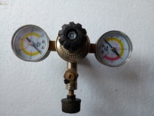 Riduttore di Pressione Professionale con 2 manometri per bombole ricaricabili