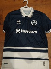 Kit casa Millwall 24-25