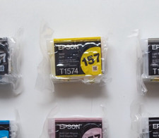 Cartuccia originale Epson T1574 25.9 ml giallo  Stylus R3000