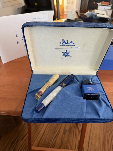 Delta israel fountain - fountain, pen