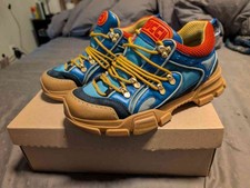 Sneakers uomo Gucci Flashtrek SEGA blu scamosciato gomma