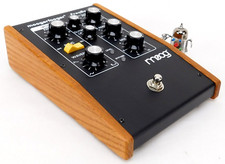 Pedale sintetizzatore Moog