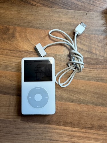 Apple ipod classic 5th gen - apple,